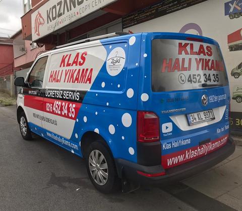 Adresten alım yapan Klas Halı Yıkama aracı